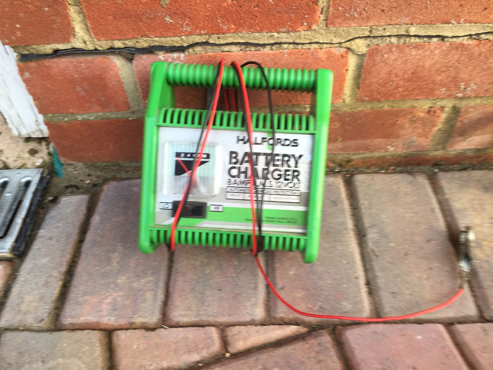 Battery chargers Retro Rides